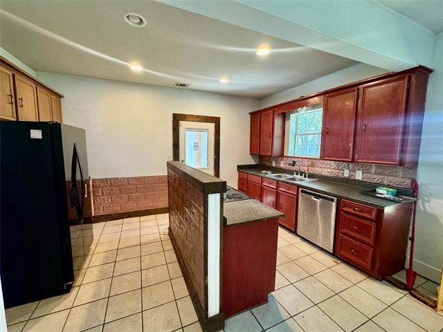 Photo - 214 S 4th St