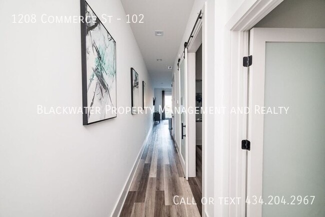 Photo - 1208 Commerce St