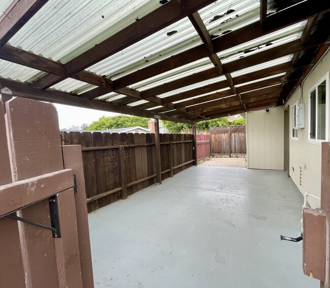 9556 Cecilwood Dr