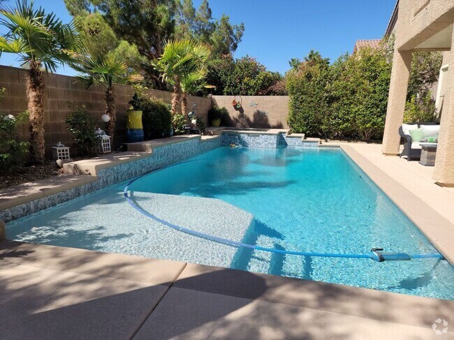 Building Photo - Fully Furnished Executive Rental in Highly...