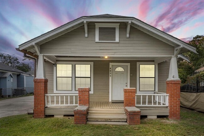 Building Photo - 4605 Beggs St Rental