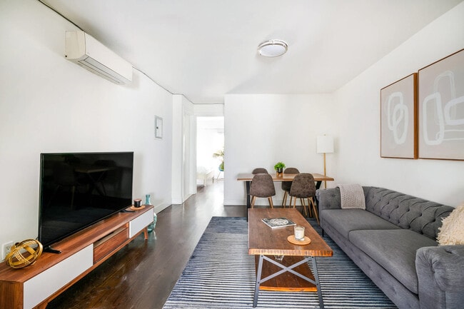 Photo - 359 W 39th St Unit ID1021818P