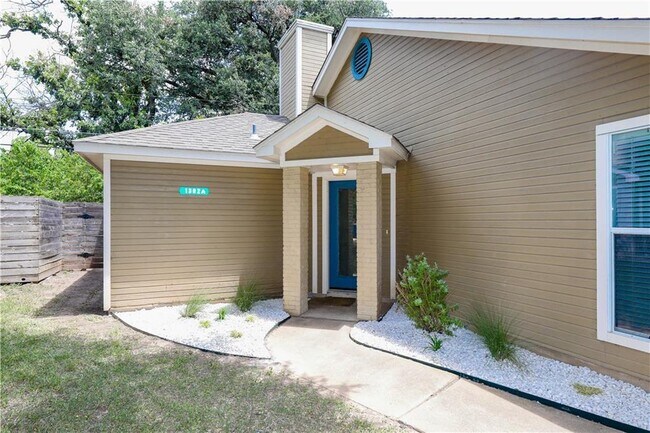 Photo - 1302 Danbury Sq