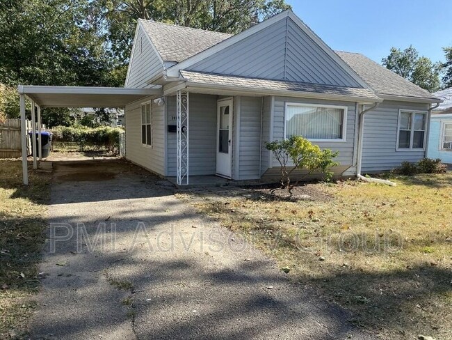 Building Photo - 2020 SW Atwood Ave