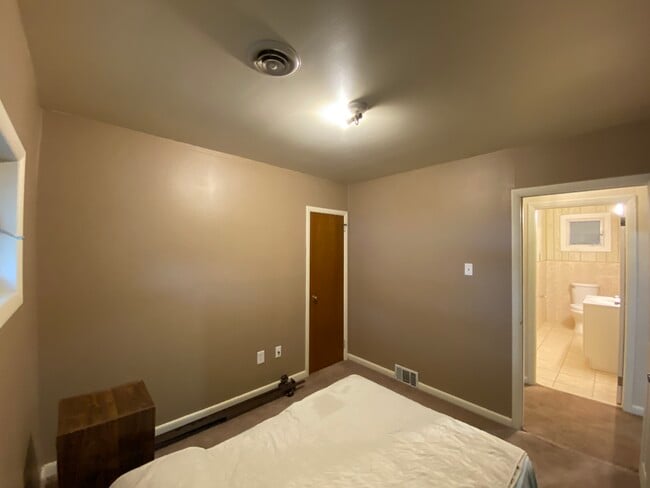 Building Photo - 808 Arthur Ave Rental