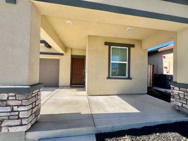 Photo - 3215 Center Dr