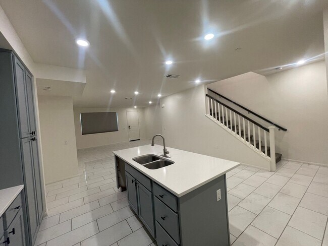 Photo - Spacious 4 Bedroom, 3.5 Bathroom Townhome