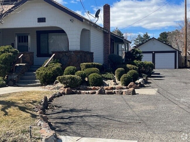 Building Photo - GO124-Perez, Francisca Unit B Rental