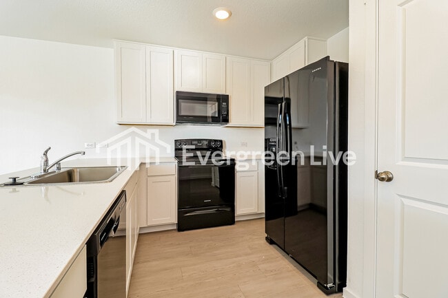 Photo - 245 Sycamore Pl