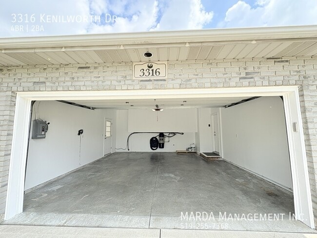 Photo - STUNNING NEWLY RENOVATED 4+1 BED/2 BATH - SOUTH WINDSOR + UTILITIES
