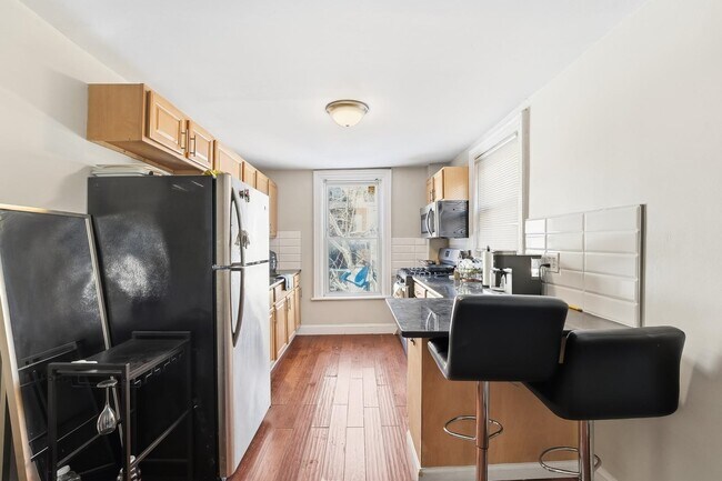 Photo - 289 Whiton St Unit 2