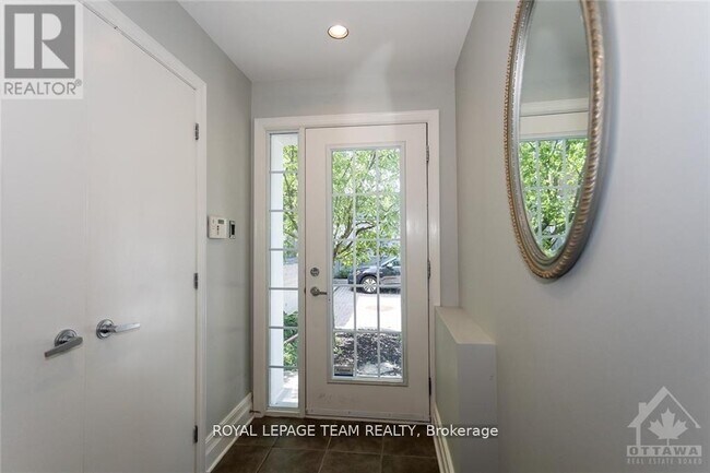 Photo - 100 Applegate Private