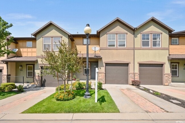 Photo - 129 Chandlerpoint Way