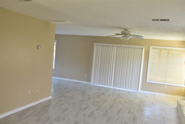 2930 Colony Dr