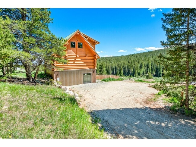 Beautiful Home on 10 Actre - Beautiful Home on 10 Actre