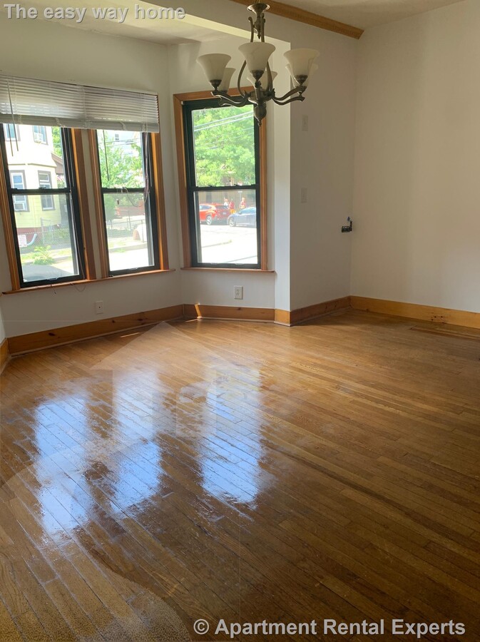 Davis Sq 4 BR, 2 Baths - Parking - Single ... - Davis Sq 4 BR, 2 Baths - Parking - Single ... Casa