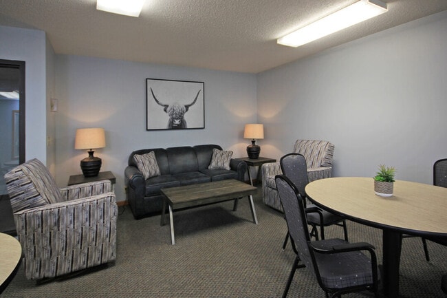 Oakcrest Manor Apartments