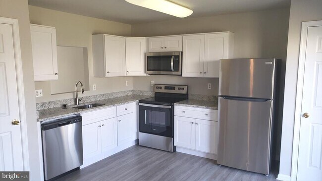 Photo - 19 Saddle Ridge Ct