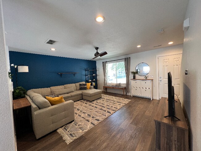 Photo - 11845 W Tulane Dr