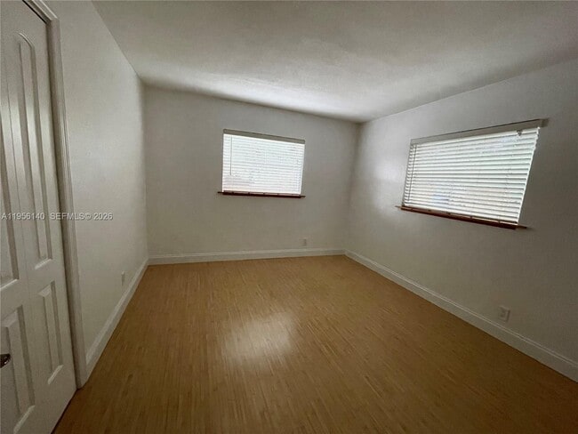 Photo - 811 NE 14th Pl Unit 4