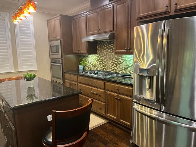 Photo - 590 Selby Lane