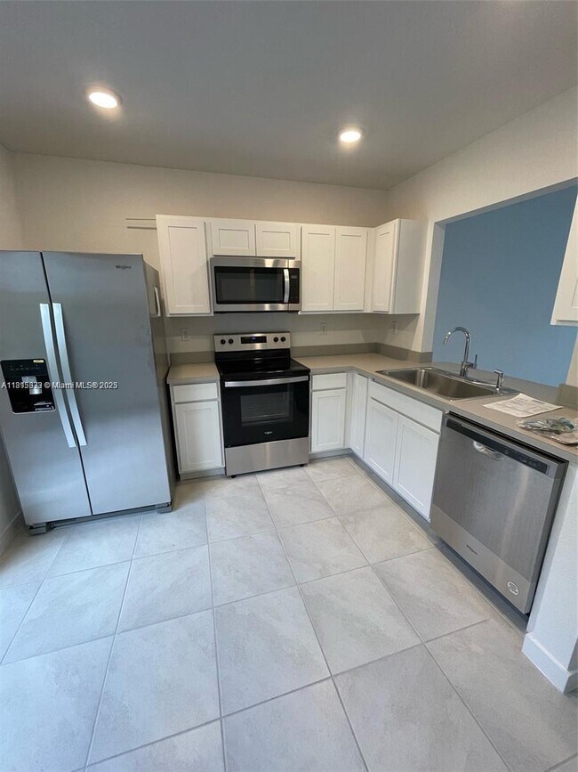 Photo - 552 NE 4th St