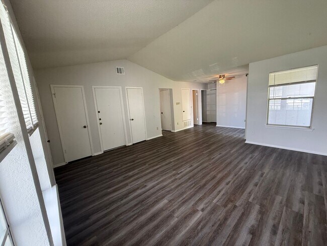 Photo - 512 Willowbend Cove Unit 1