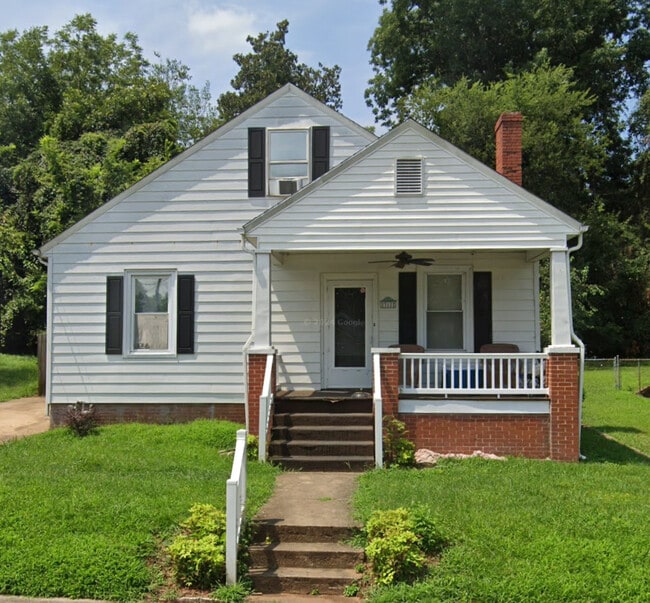 Building Photo - 312 Montague St