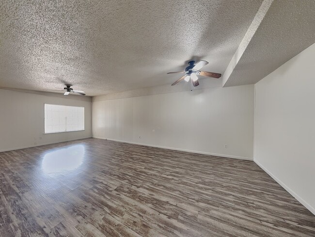 6220 Wheaton Dr