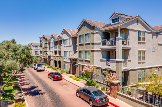 Building Photo - Citi on Camelback Rental