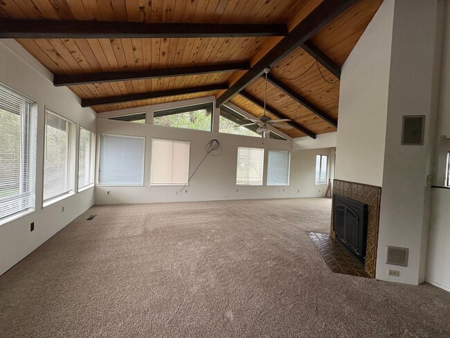 Building Photo - 3BD/2BA home in Auburn