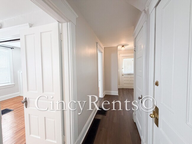 Photo - 2836 Linwood Ave Unit 1