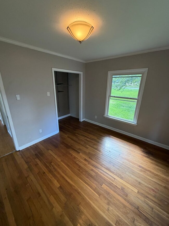 Photo - 928 Poleman Rd