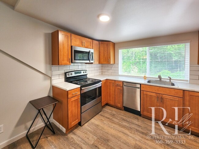 Photo - Remodel with Water View | 2BR Near Annapol...