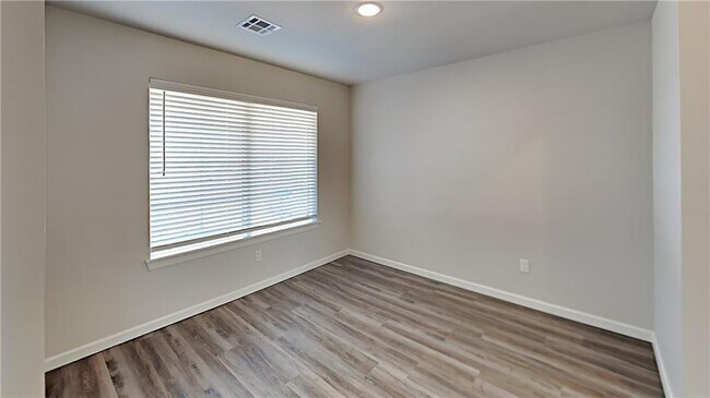 Photo - 489 Hardesty Dr