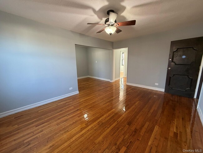 Photo - 70-43B Park Dr E