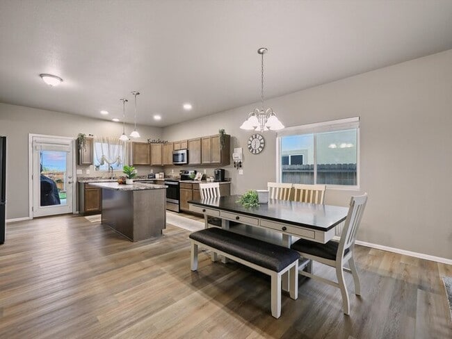 Photo - 5332 Gannet Ln