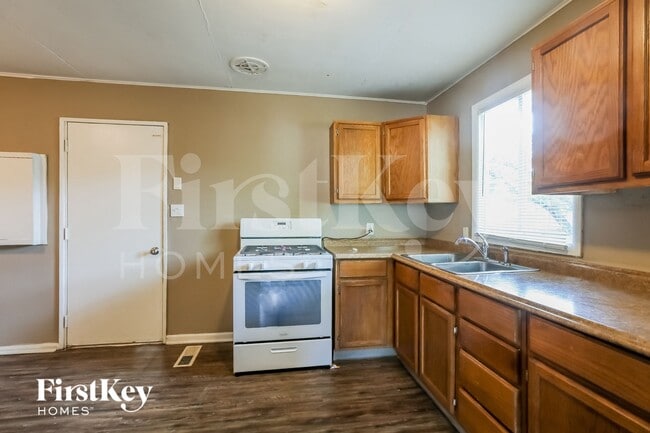 Photo - 3605 NE 54th St