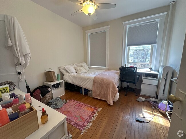 Building Photo - 29 Queensberry St Unit 11 Rental