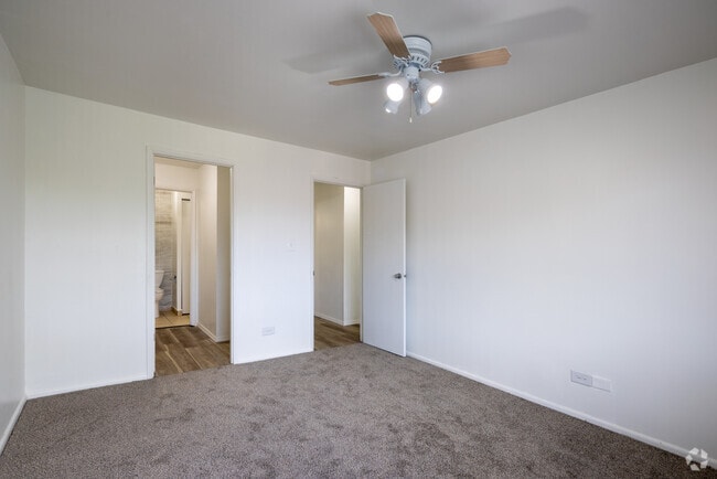 2BR, 1BA - 954SF - Primary Bedroom