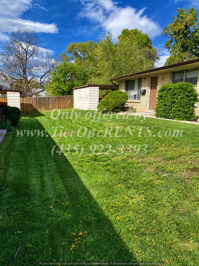 This property offers a NO DEPOSIT option available for qualified renters!