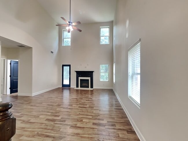 Photo - 180 Kubol Dr