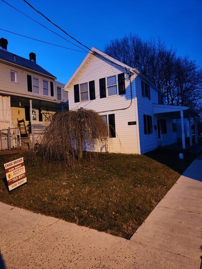 445 E. Washington Street - 445 E. Washington Street House