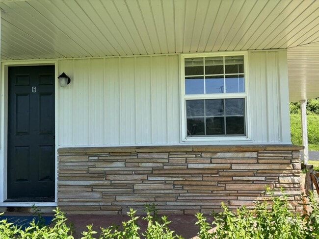 Building Photo - 10524 Farm Rd 2180 Rental