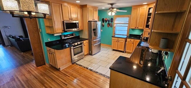 Photo - 3046 McKinley St NE