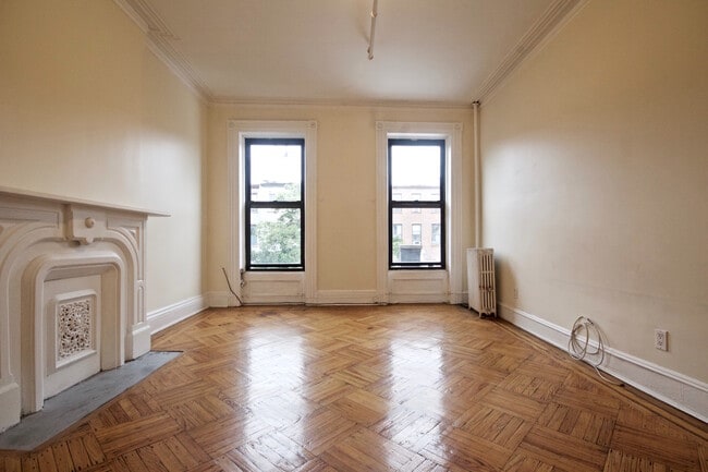 Building Photo - 41 Halsey St Unit 2R Rental