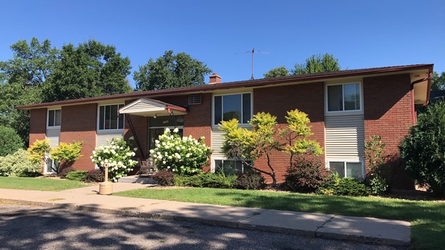 Building Photo - 2104 Spring St Unit 3