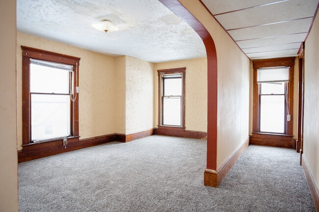 Photo - 33 W Main St Unit B