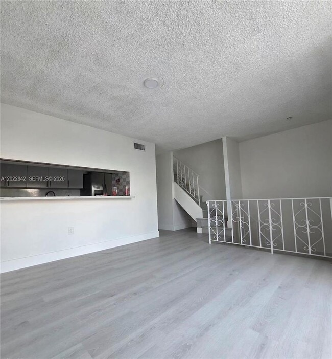 Photo - 1104 W 44th St
