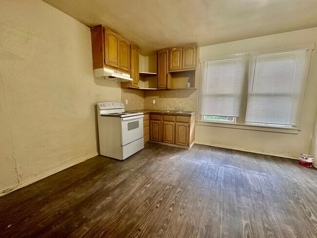 Photo - SEPTEMBER  HALF OFF First Month Rent .Stud...